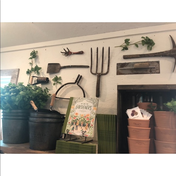 Meet your Posher, Kim - Picture 2 of 4